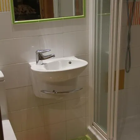 Izar Bat Guest house *