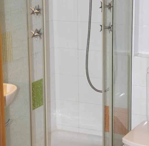 Izar Bat ゲストハウス